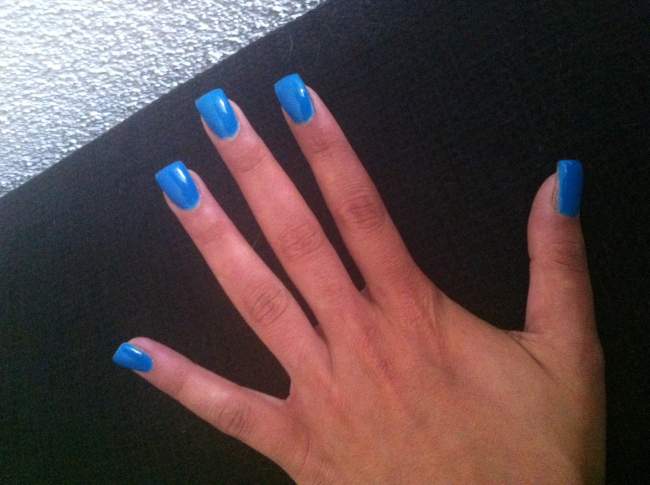 Draufsicht 1 Gel Fullcover Aqua bei mir selbst (Schabbis) in Anfänger Nageldesign