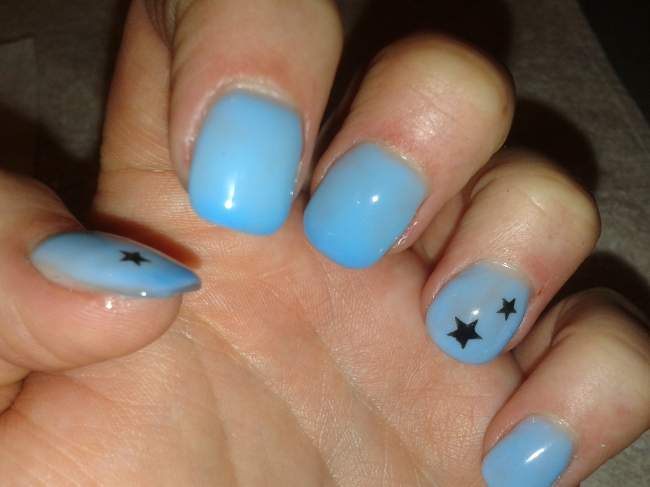 Gelnägel mit Schabi und Thermogel Blau Draufsicht 2 Verlängerung Schabi mit Gel und Thermogel in Anfänger Nageldesign