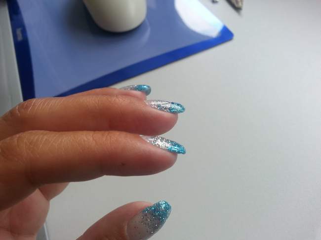 Seite Türkis- Glitternails, Kritik erwünschten in Anfänger Nageldesign