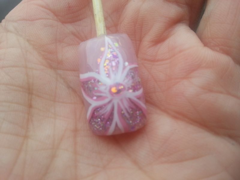 Blume mit liquid stone Auch ich habe die Sonne gemieden. in Nageldesign