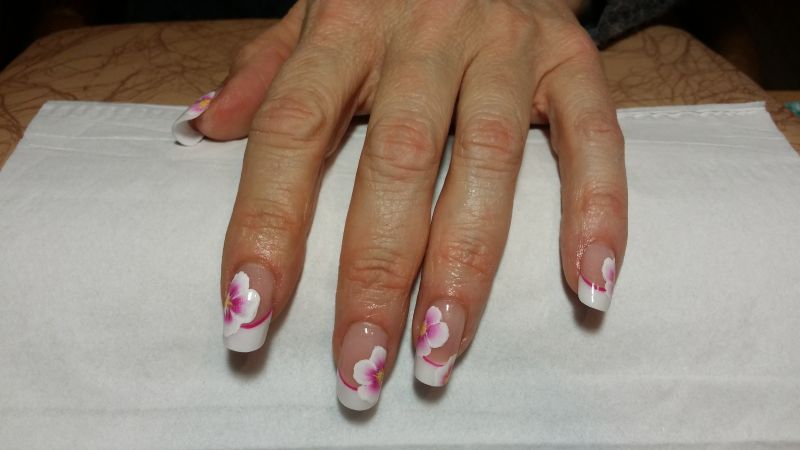 Von oben 1. mal Acryl nach Schulung in Anfänger Nageldesign