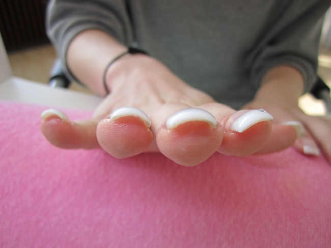  French mit dezenten Desigen in Anfänger Nageldesign