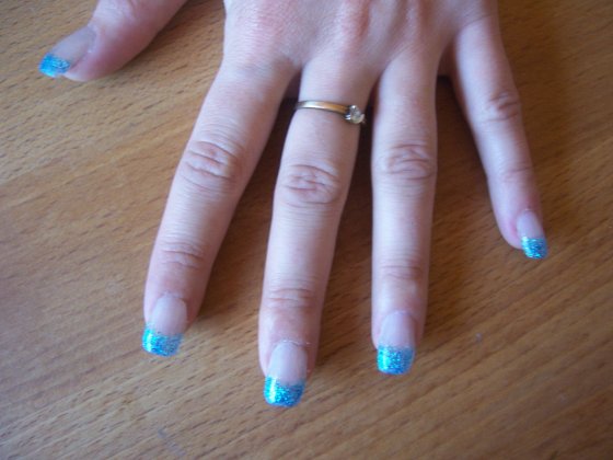  Erste Arcylmodelage mit tips rechts befeilet in Anfänger Nageldesign