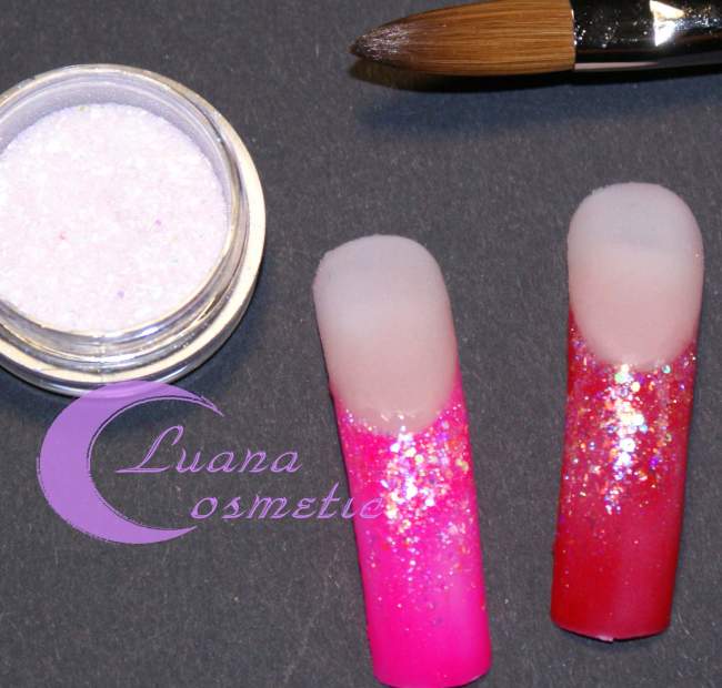 Mit Glitter das French verzieren. Aufbau modellieren die Nägel in Form feilen Anleitungen von Luana Cosmetic in Nageldesign