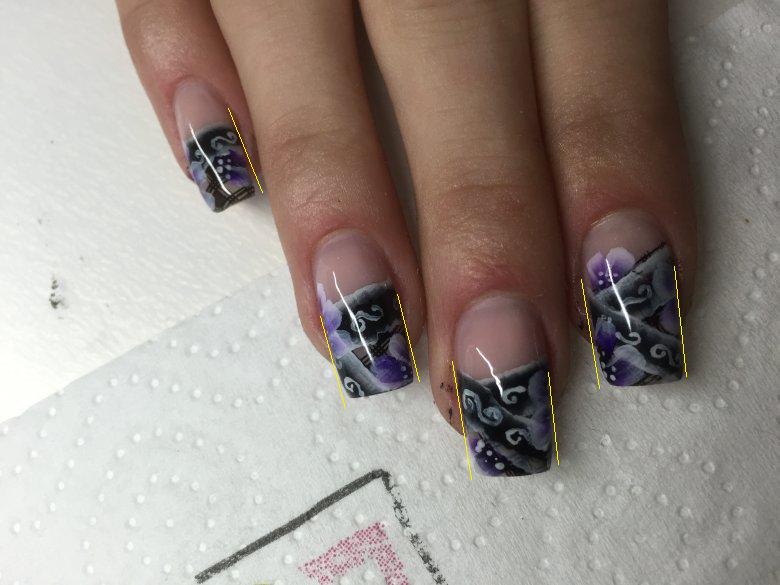 Draufsicht Chaia Modellage mit Malerei in Anfänger Nageldesign