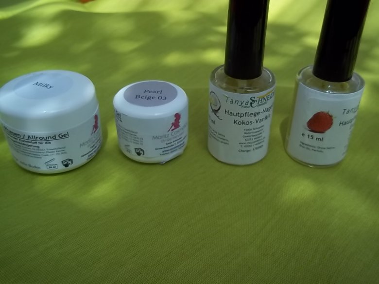 Das habe ich am 02.08.2015 gekauft
bei mccosmetik Geld sparen - Gel direkt vom dt  Hersteller kaufen in Zubehör