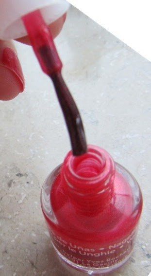 Flasche Suche vergleichbaren Nagellack zu YR Rouge Scintillant in Zubehör