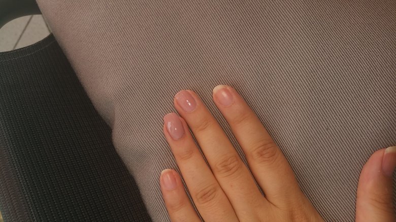 Lackiert Acrylmodelage mit  Schablone in Anfänger Nageldesign