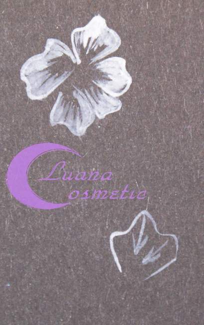 Von äußeren Blütenrand nach ihnen schraffieren. siehe unteres Blattmuster  Anleitungen von Luana Cosmetic in Nageldesign