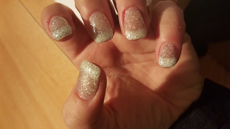 Ich arbeite mit dem gel von jolifin. french nägel mit glitzer überzogen in Anfänger Nageldesign