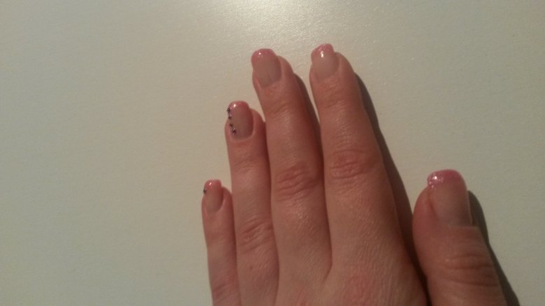 Draufsicht 1 Nägel rosa Glimmer in Anfänger Nageldesign