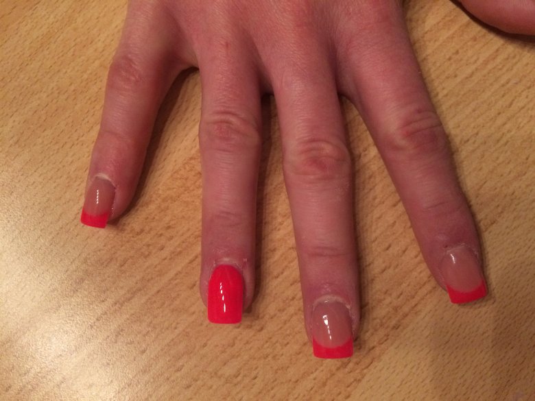 Von oben French neon pink in Anfänger Nageldesign