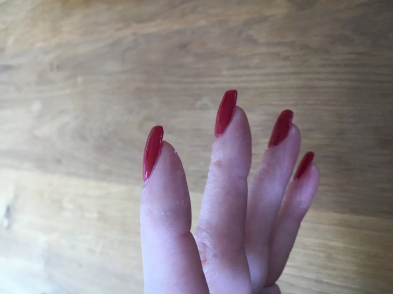 Seitenansicht Heutige Modelage in Anfänger Nageldesign