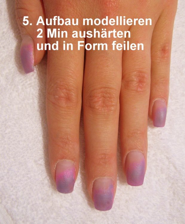 5 Step by Step bunter Schmetterling in Nageldesign