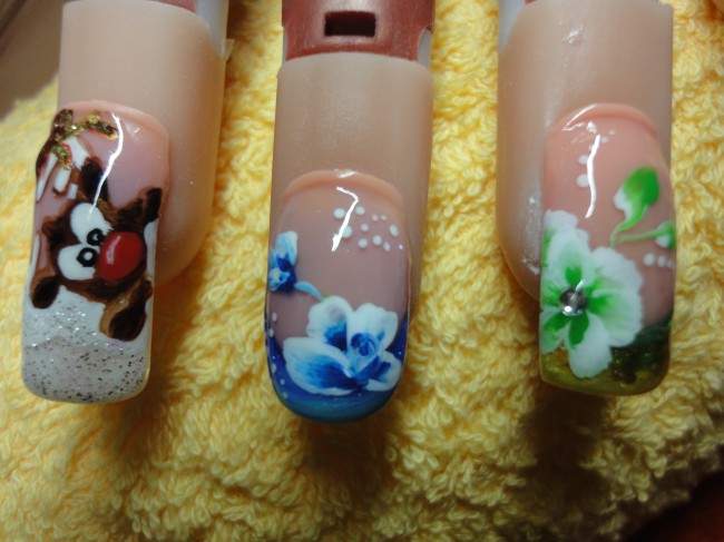 One-Stroke-Technik One stroke Blume erster versuch in Nageldesign