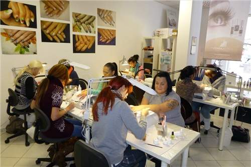 Seminarbild Ausbildung in Halle in Nailart Schulung