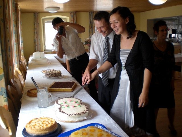 beim torte anschneiden Wie habt ihr geheiratet? in Small Talk