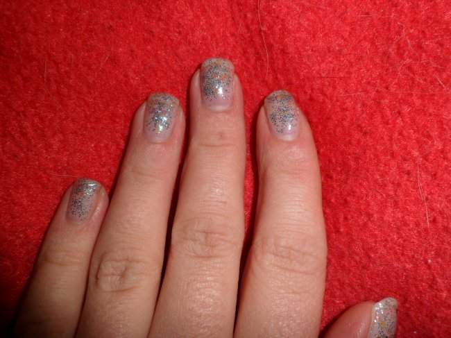 Draufsicht Glittermodelage. Aufbau vergeigt. in Anfänger Nageldesign