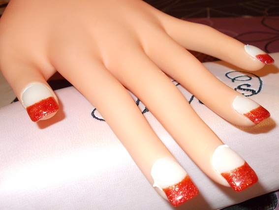 Nochmals von oben! Modellage auf meiner Übungshand! Rotes French! :-) in Anfänger Nageldesign