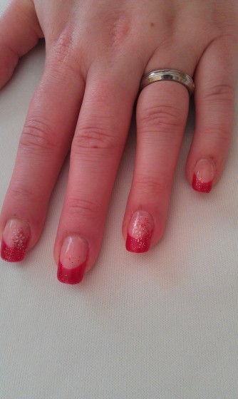 finger Gelmodellage mit rotem French u. Glitzer :) in Anfänger Nageldesign