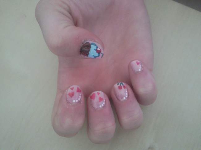 Das fertige Design :) Cupcake Nails in Videos