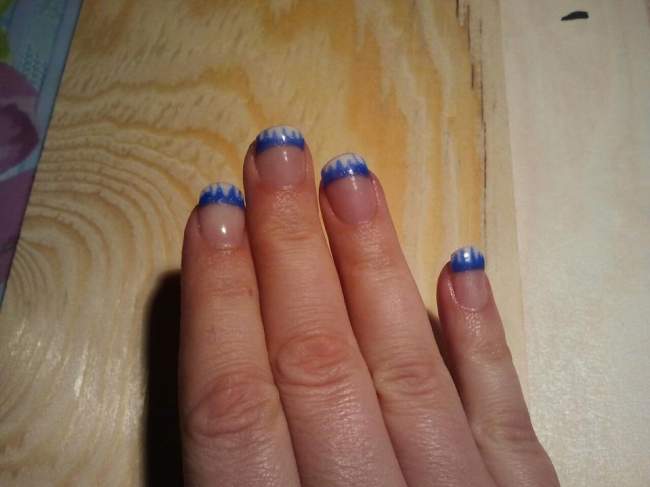 Gel-Modelage French weiß mit Thermogel Glitterblue/Glitterhellblau verzogen  Spatzerls Nail-Art-Sammelsorium Gel-Acryl-Modelage in Anfänger Nageldesign