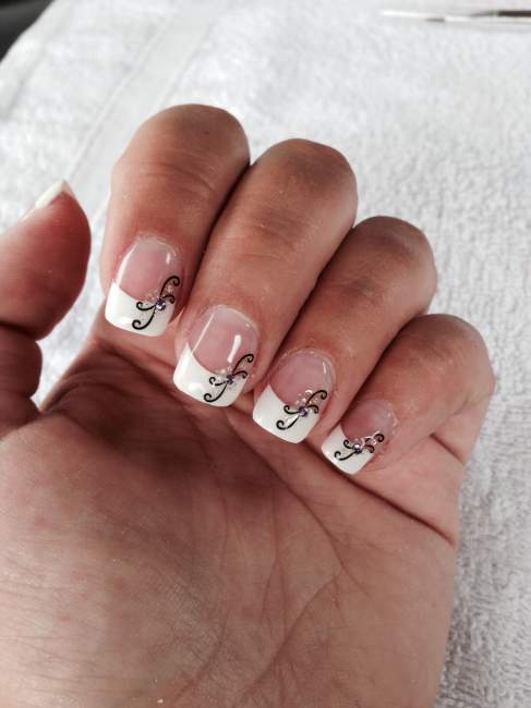 Gelnägel mit Frenchtips und Nailsticker Nach langer Pause.aber mit Frenchtips *fg* in Anfänger Nageldesign