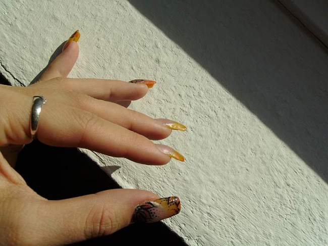 Aufbau, Seitenlinien Zweite Modellage~ Herbstliches Thermomotiv in Anfänger Nageldesign