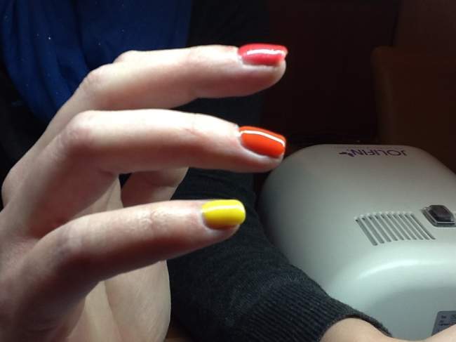 Aufbau Neuer Versuch - Neumodellage Regenbogen in Anfänger Nageldesign