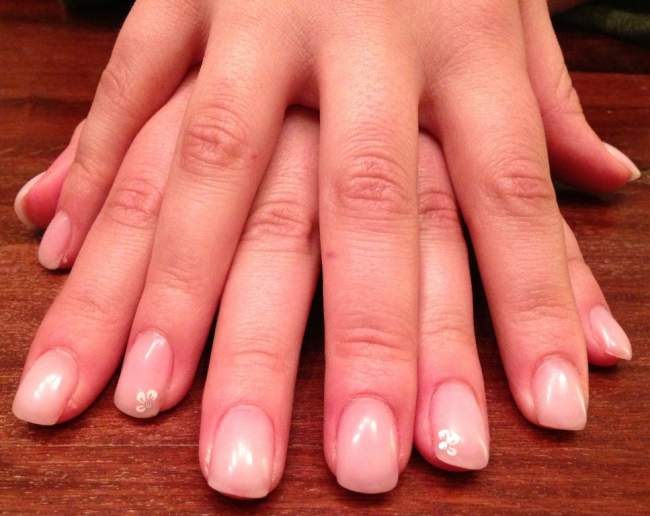 Draufsicht Gelnagelmodellage - Aufbaugel Rosa in Anfänger Nageldesign