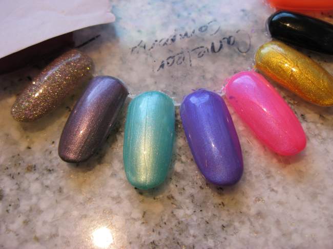 von links nach rechts
Glitter Fantasy
Illusion Rhea
Metallic Paris Green
Neon  Farbgele Cameleon Company in Zubehör