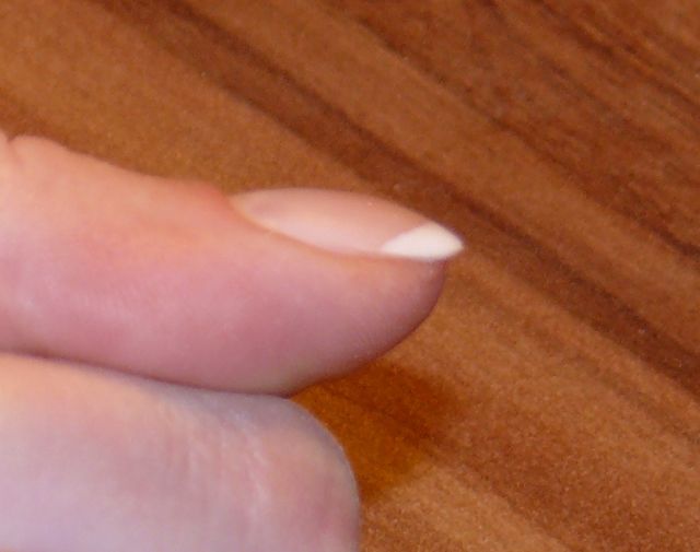 Daumen Seitenansicht Aufbau und Sonstiges in Anfänger Nageldesign