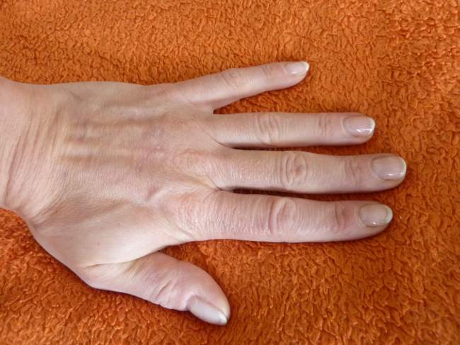 Frenchnägel naturweiss 1.Versuch Frenchnägel Gel naturweiss in Anfänger Nageldesign