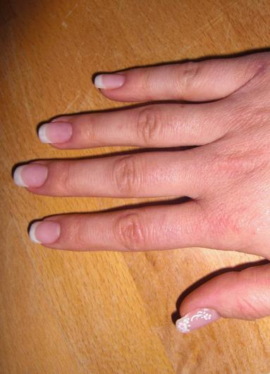 Rechte Hand 2. Versuch in Anfänger Nageldesign