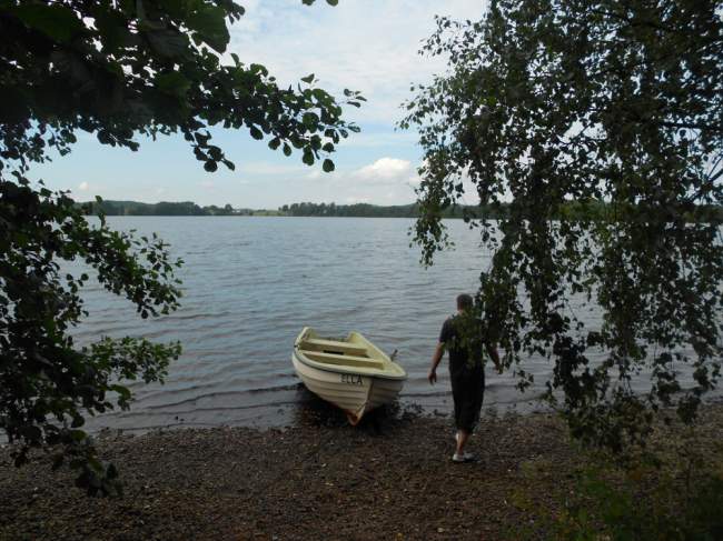 Der See mit Bootchen ''Ella'' ^^ ab nach Schweden :) in Small Talk