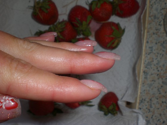 Seite Erdbeeren Gelnägel mit Erdbeeren 1 WOCHE alt in Anfänger Nageldesign