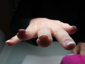  French weiß/lila mit stempel. aufbau/seitenlinien? in Anfänger Nageldesign