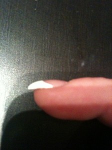  weißes French mit Schneeflockenstamping. in Anfänger Nageldesign