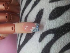 Blume Naildesign Anleitung zum selbst nachmachen / Bewertung in Nageldesign