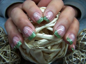  Wieder mal was von mir Gelmodellage Glittergrün! in Anfänger Nageldesign