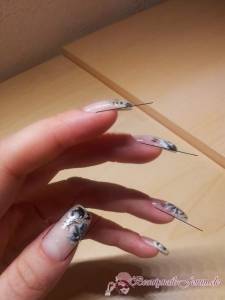 versucht einzuzeichnen 2. Modellage - selbst überrascht :) in Anfänger Nageldesign