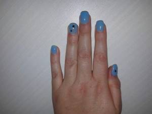 Gelnägel mit Schabi und Thermogel Blau Draufsicht Verlängerung Schabi mit Gel und Thermogel in Anfänger Nageldesign