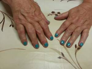 Oma's Näglies Ich hab gestern die Nägel von meiner Oma lackiert in Nagellack / UV