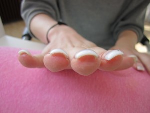  French mit dezenten Desigen in Anfänger Nageldesign