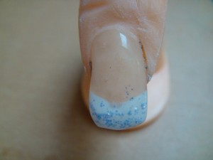 2.Versuch Draufsicht 2. Versuch mit Schablone in Anfänger Nageldesign