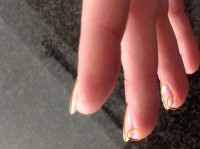 Lilly Seitenansicht Gelmodellage Nagelmodellage French mit Sticker, bitte um Kritik in Anfänger Nageldesign