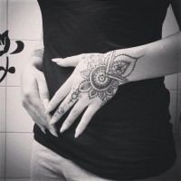 Frisches Henna Henna Tattoos in Kosmetik / Mode