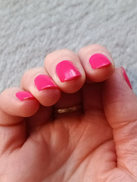 To-Do-Hand rechts. Die Spitzen etwas mehr abgewetzt. Led Nail Polish von Manucurist Paris in Nagellack / UV