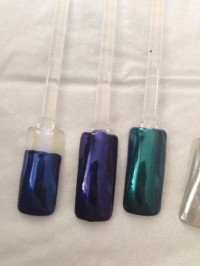 Pigmente aufgetragen; von links nach rechts: blau, violett, türkis Chrom Pigmente - Erfahrungen in Zubehör