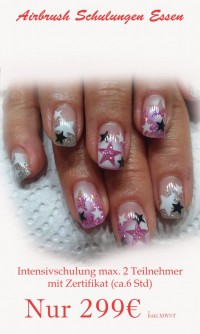 Glitzer mit Airbrush Neu ****  Airbrush Kurse in 45128 Essen **** in Nailart Kurse